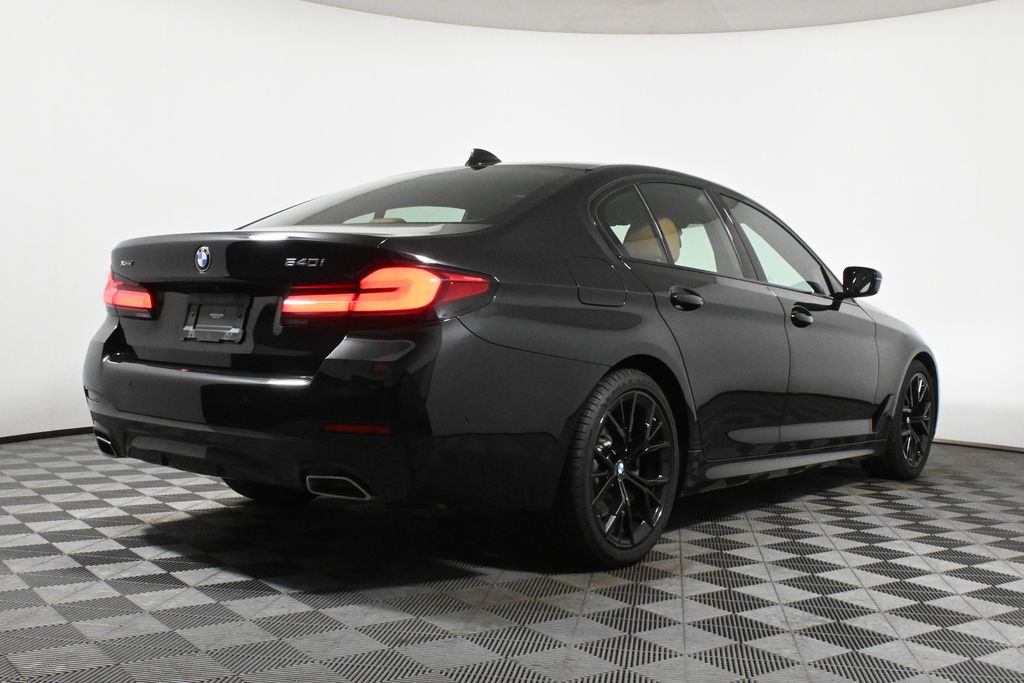 Thumbnail: 2023 BMW 5 Series - 6