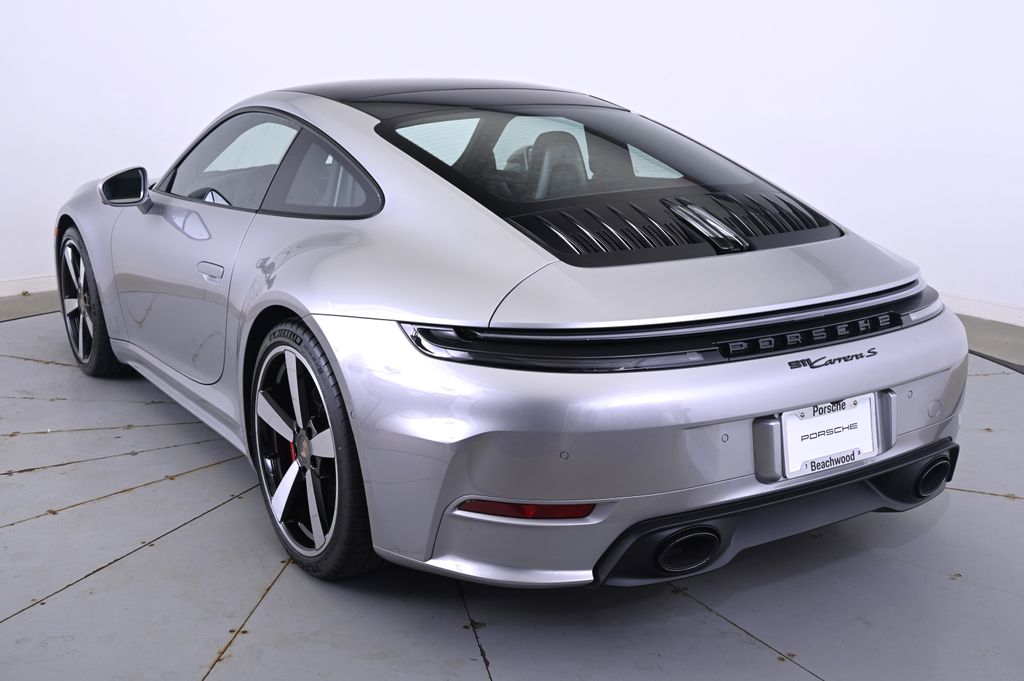 Thumbnail: 2025 Porsche 911 - 3