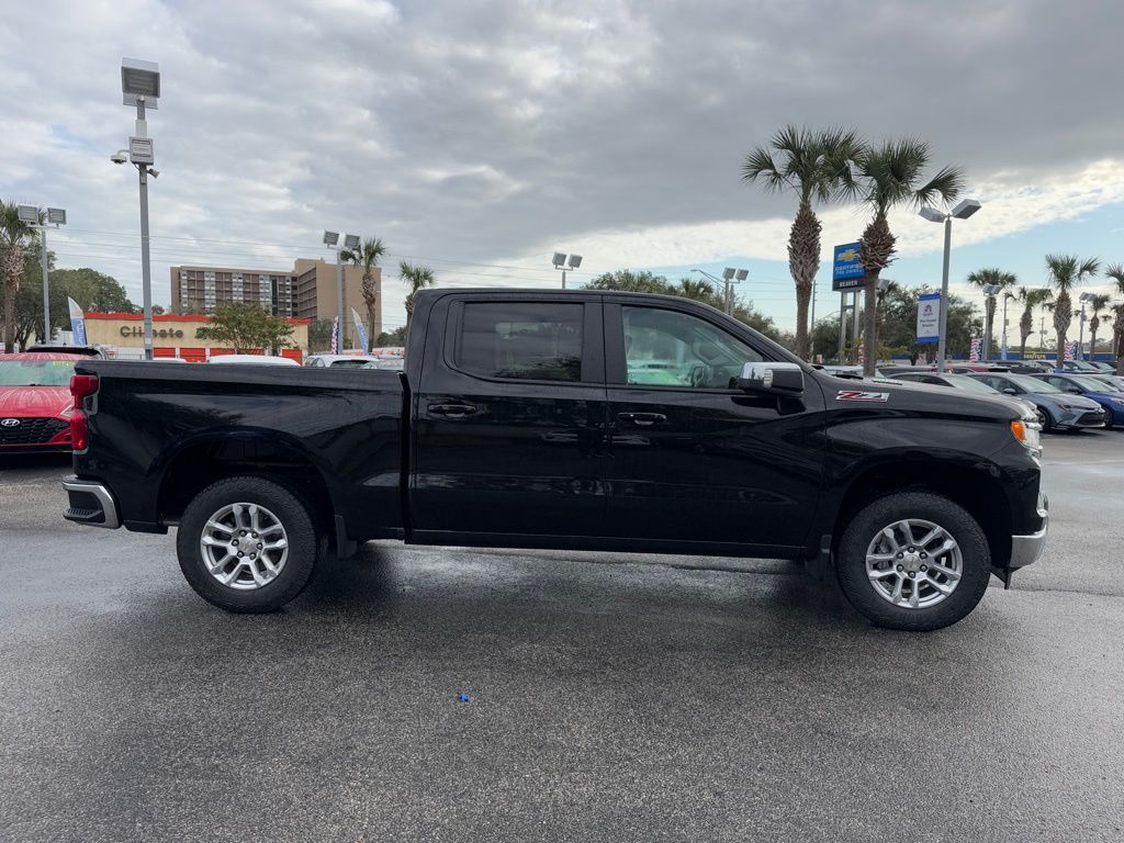 2025 Chevrolet Silverado 1500 LT 9