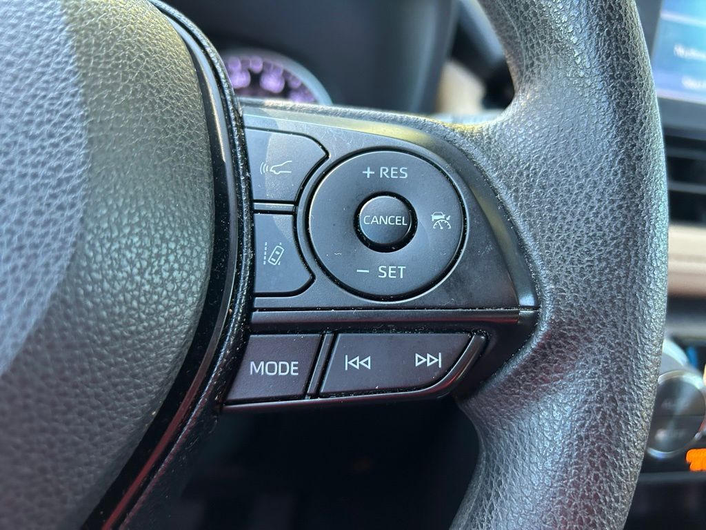 Thumbnail: 2019 Toyota RAV4 - 18