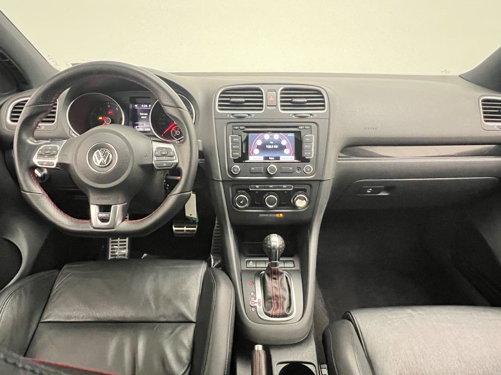 Thumbnail: 2014 Volkswagen Golf - 16