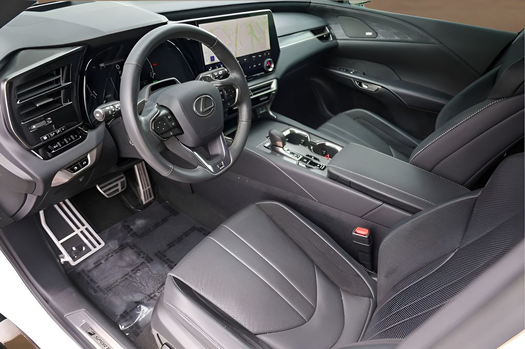 Used 2024 White Lexus 500h F SPORT Performance image 13