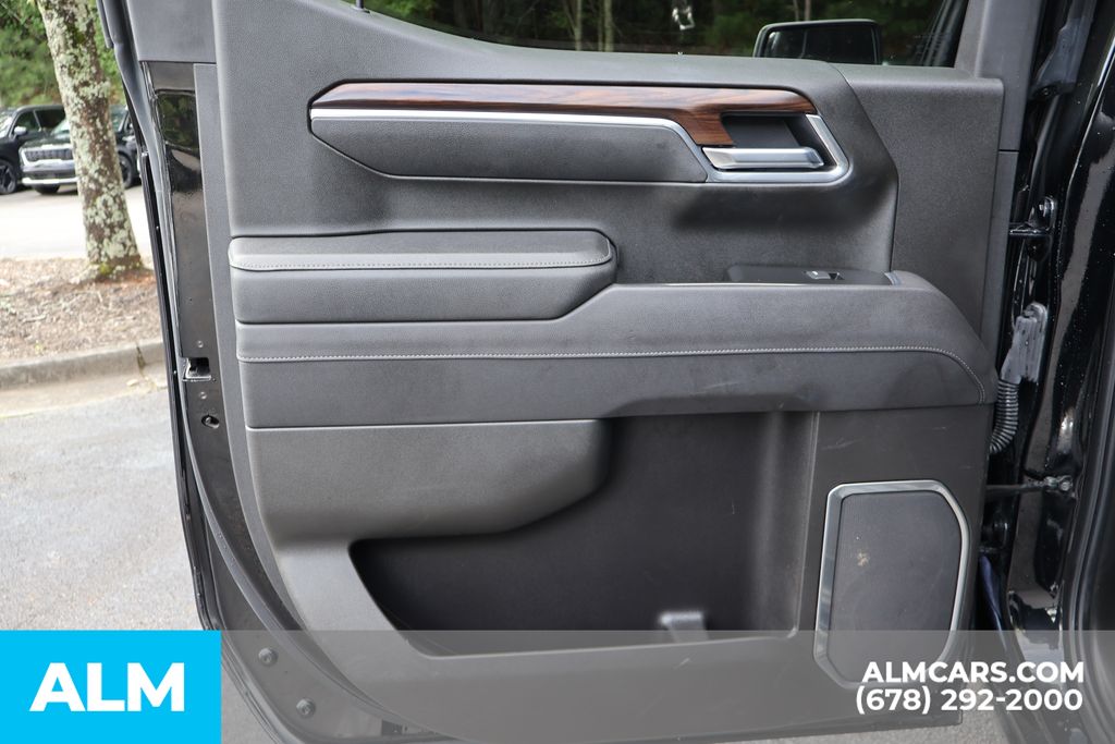Used 2025 Black GMC SLT image 20