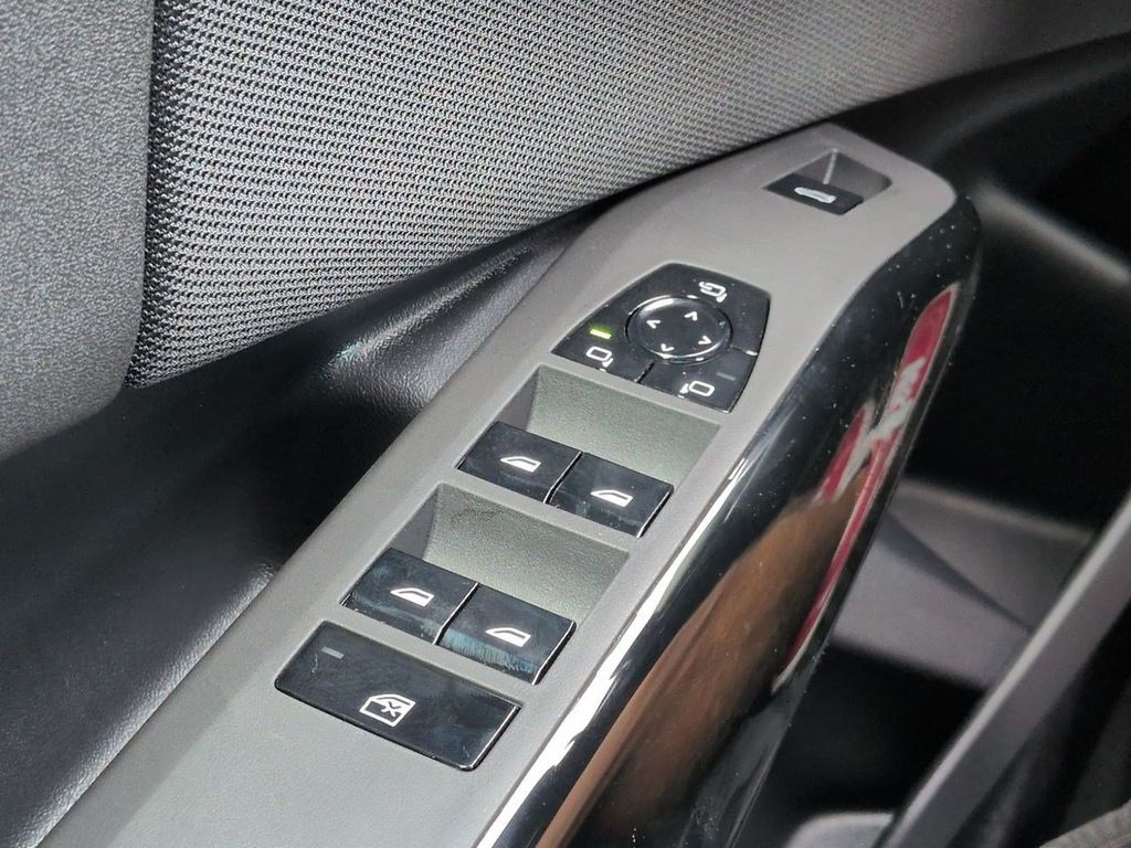 New 2026 White BMW M50 xDrive image 25