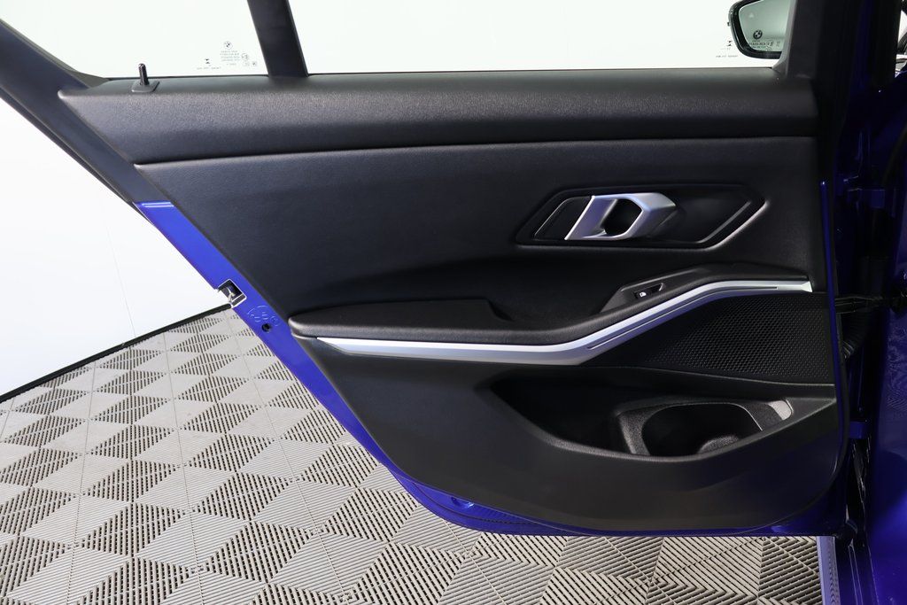 Thumbnail: 2024 BMW 3 Series - 13