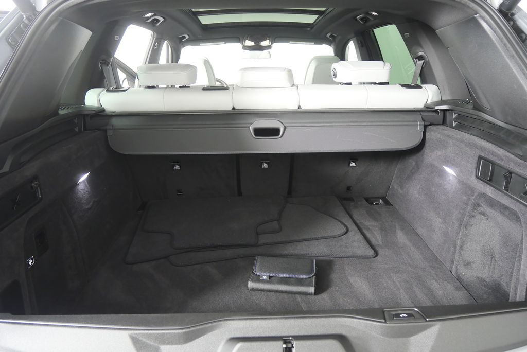 Thumbnail: 2026 BMW X5 - 17