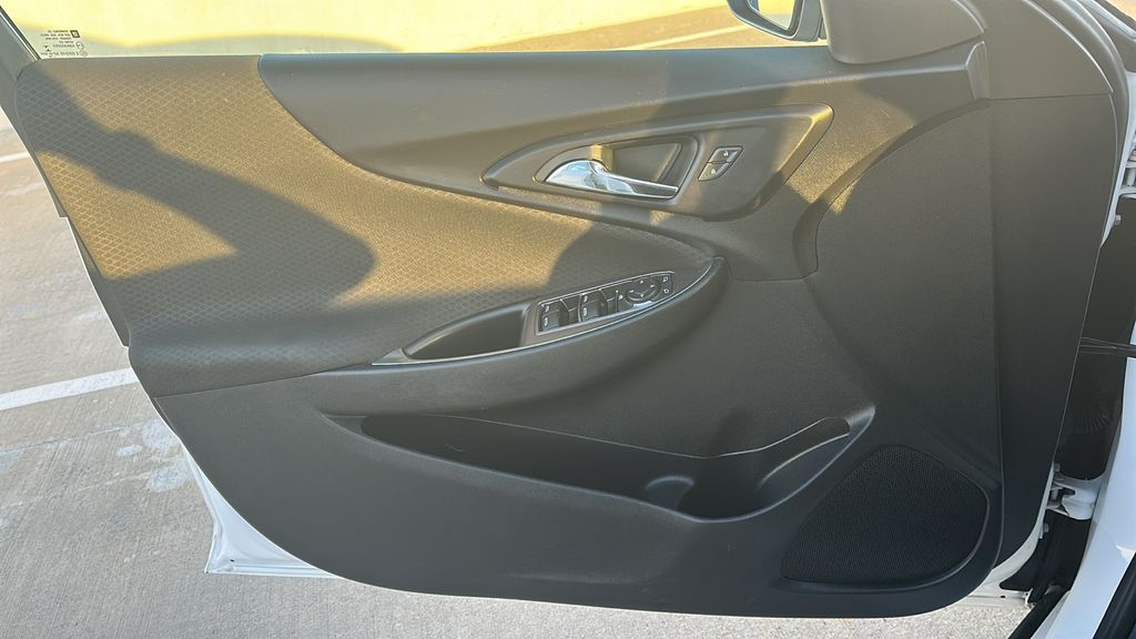 2020 Chevrolet Malibu LT White at Emmons Autoplex