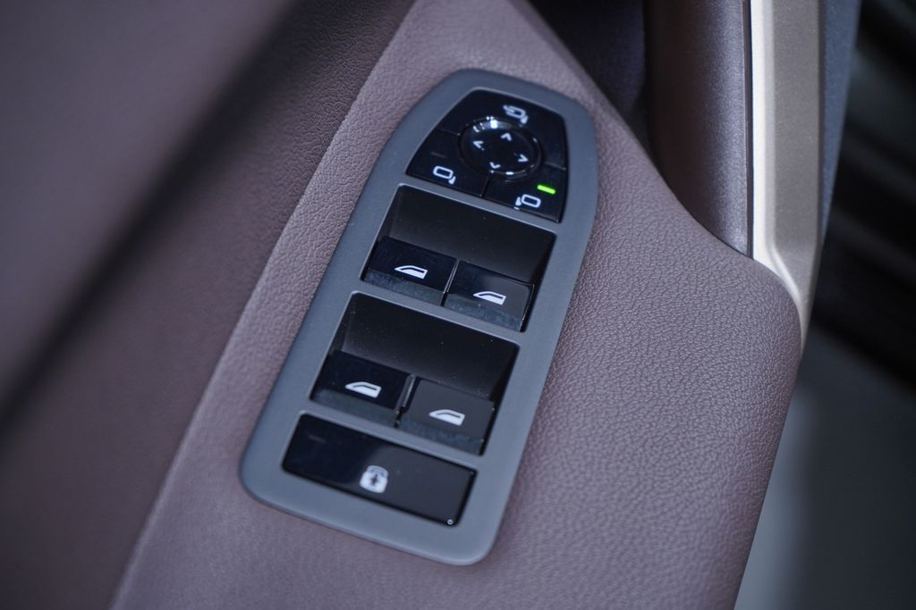 2023 BMW iX xDrive50 17