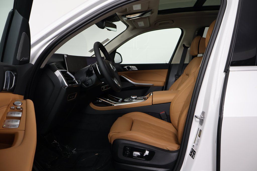 Thumbnail: 2026 BMW X7 - 5