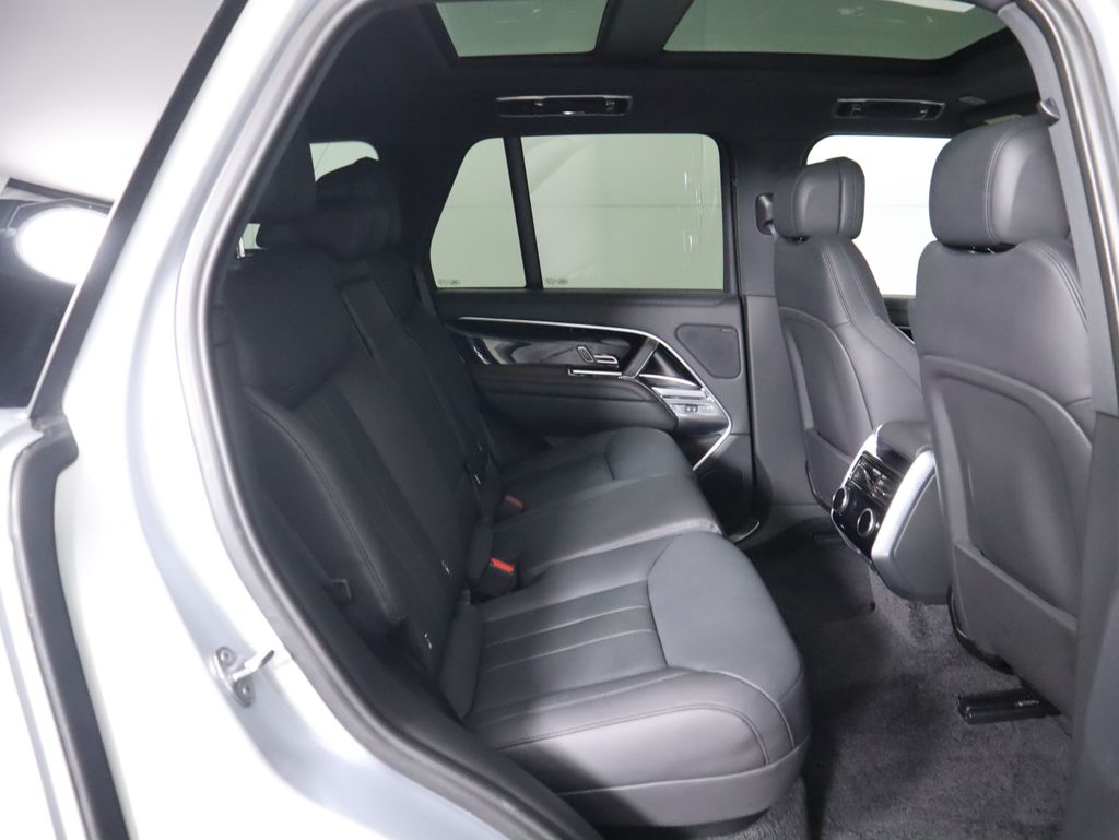 Thumbnail: 2023 Land Rover Range Rover - 23