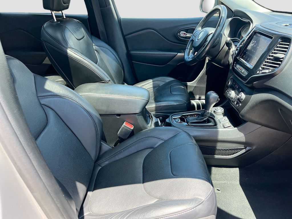 Used 2021 Silver Jeep Limited image 29