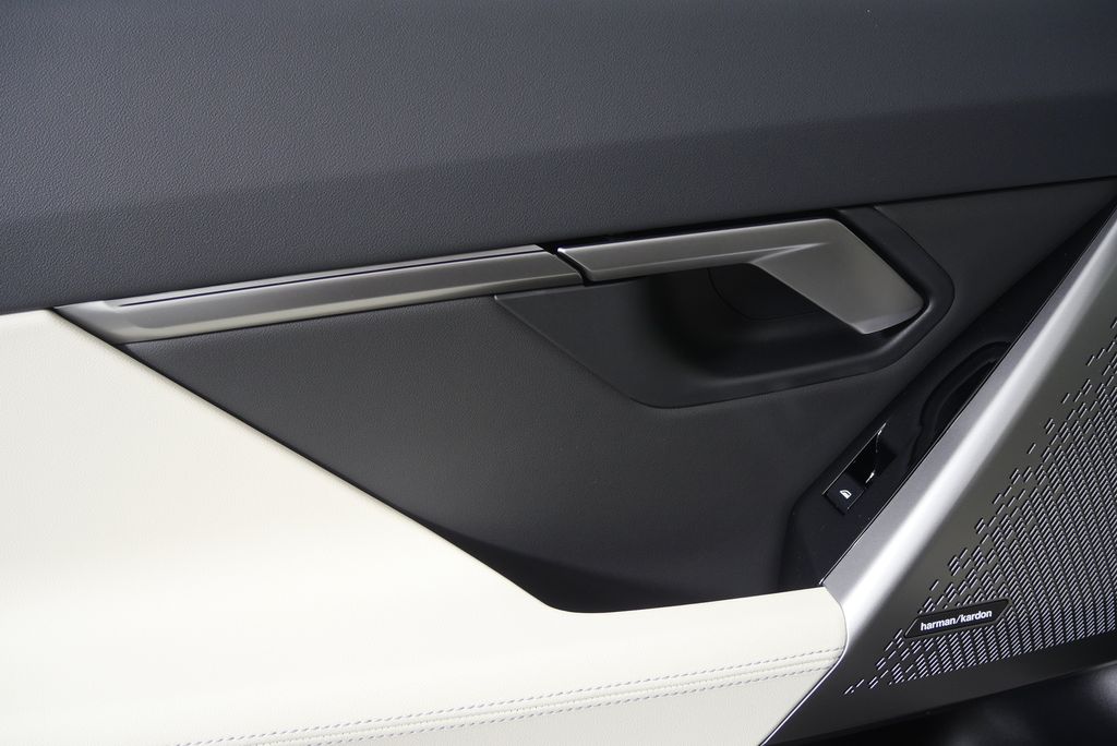 Thumbnail: 2026 BMW 5 Series - 14