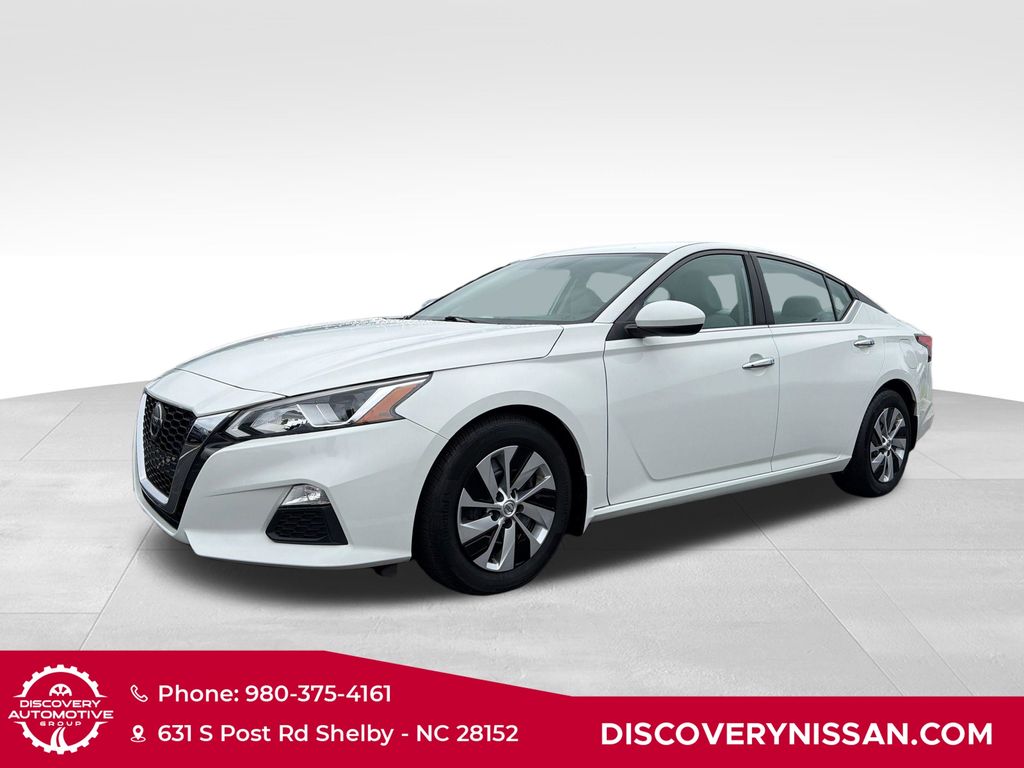 Glacier White 2019 Nissan Altima Sedan Front-Wheel Drive Continuously Variable Transmission