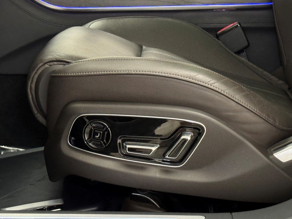 Thumbnail: 2021 Audi A8 - 32