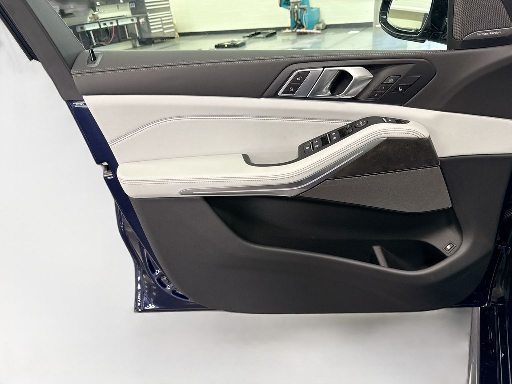 Thumbnail: 2026 BMW X5 - 23