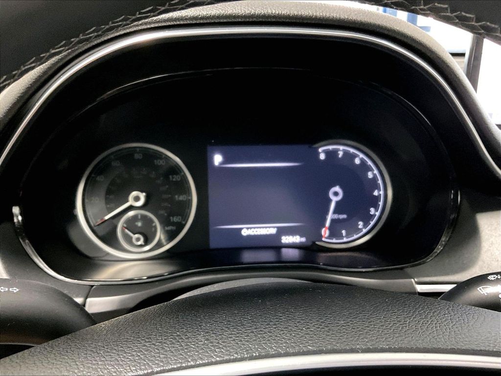 2025 Genesis GV70 — photo 24