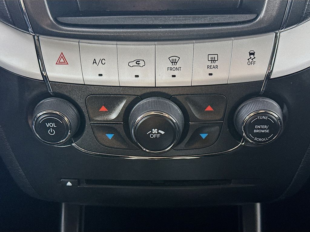 Used 2018 Gray Dodge SE image 18