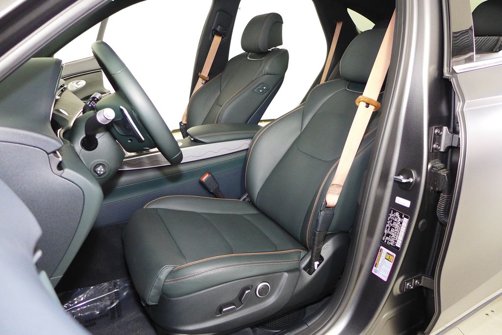2023 Genesis GV70 2.5T 22