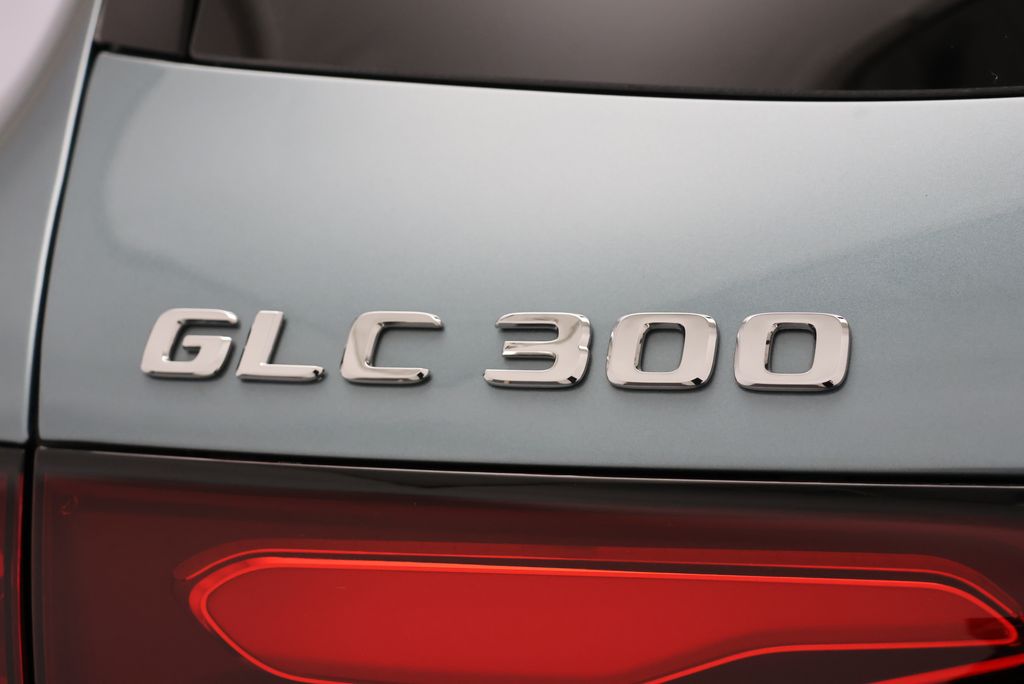 Thumbnail: 2026 Mercedes-Benz GLC - 9
