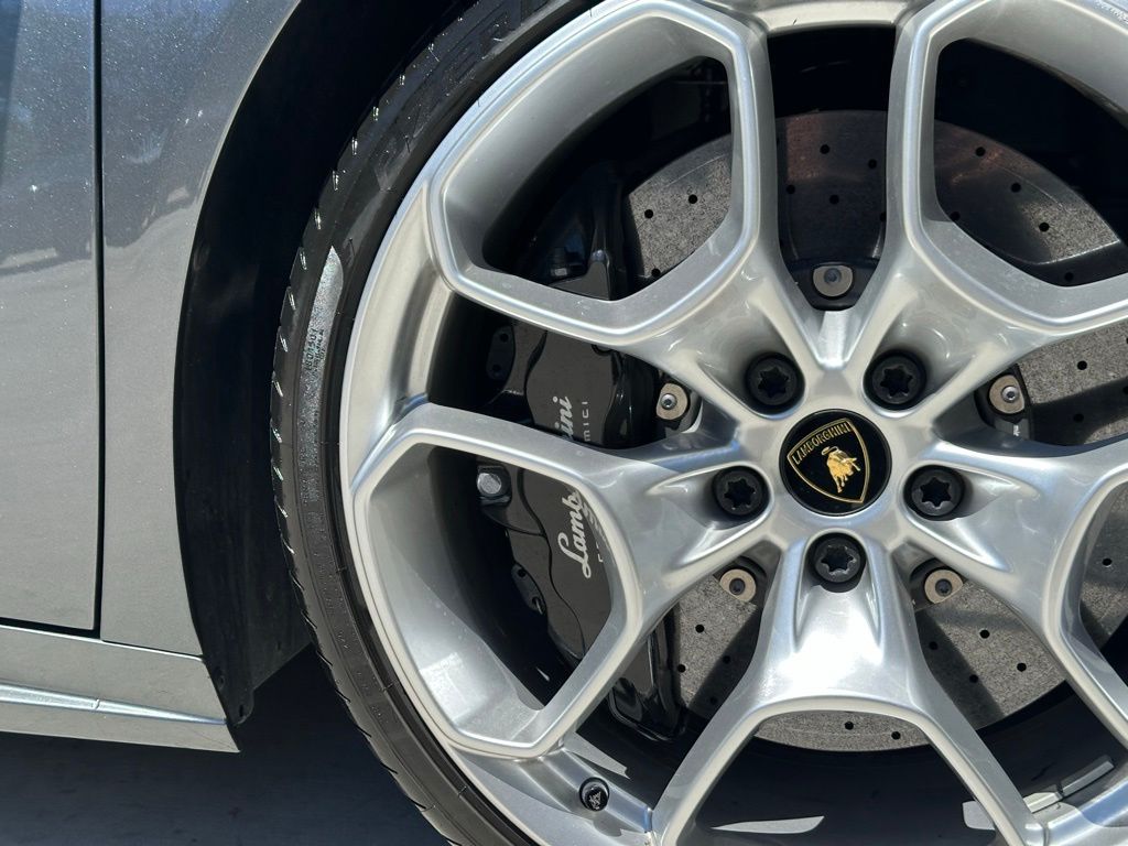 Thumbnail: 2016 Lamborghini Huracan - 17