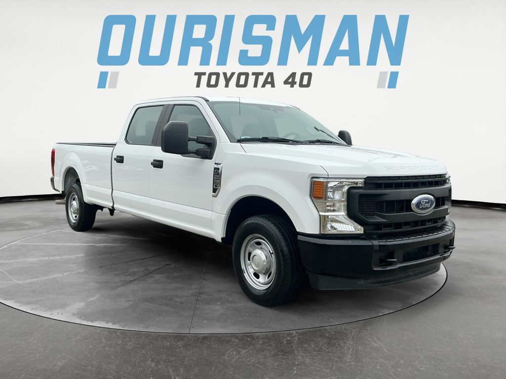 Oxford White 2021 Ford F-250 Super Duty XL Crew Cab RWD Pickup Truck 4X2 6-Speed Automatic