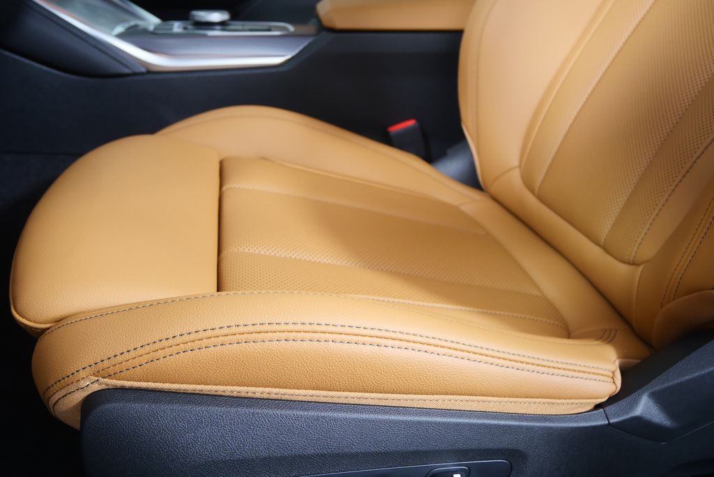 Thumbnail: 2026 BMW 4 Series - 10