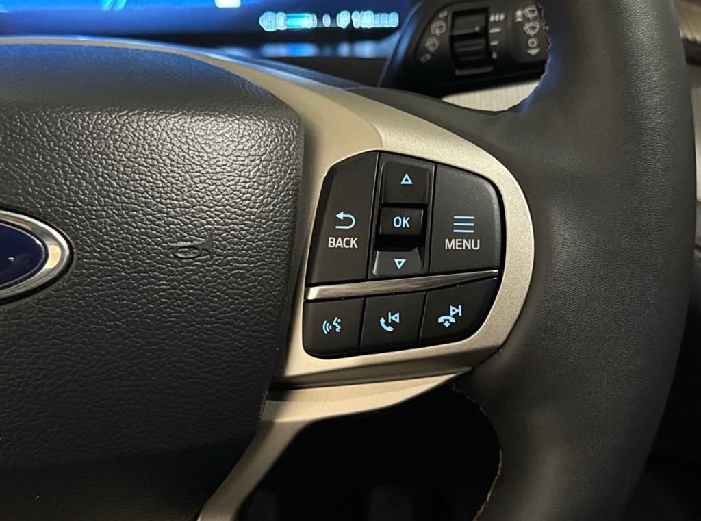 2025 Ford Explorer photo 20