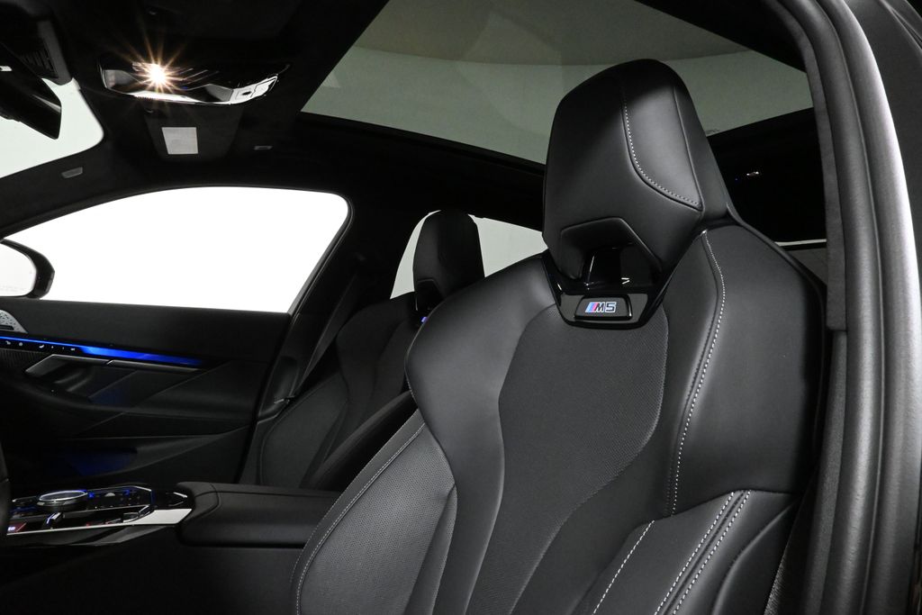 2025 BMW M5 Base 4