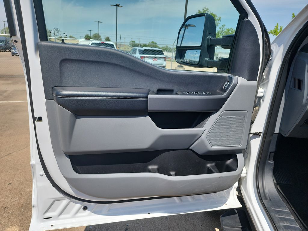 2024 Ford F-350SD XLT photo