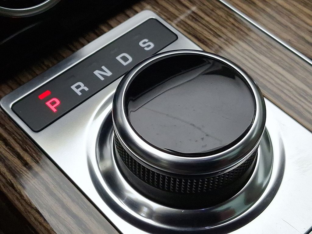 2020 Land Rover Range Rover HSE 16