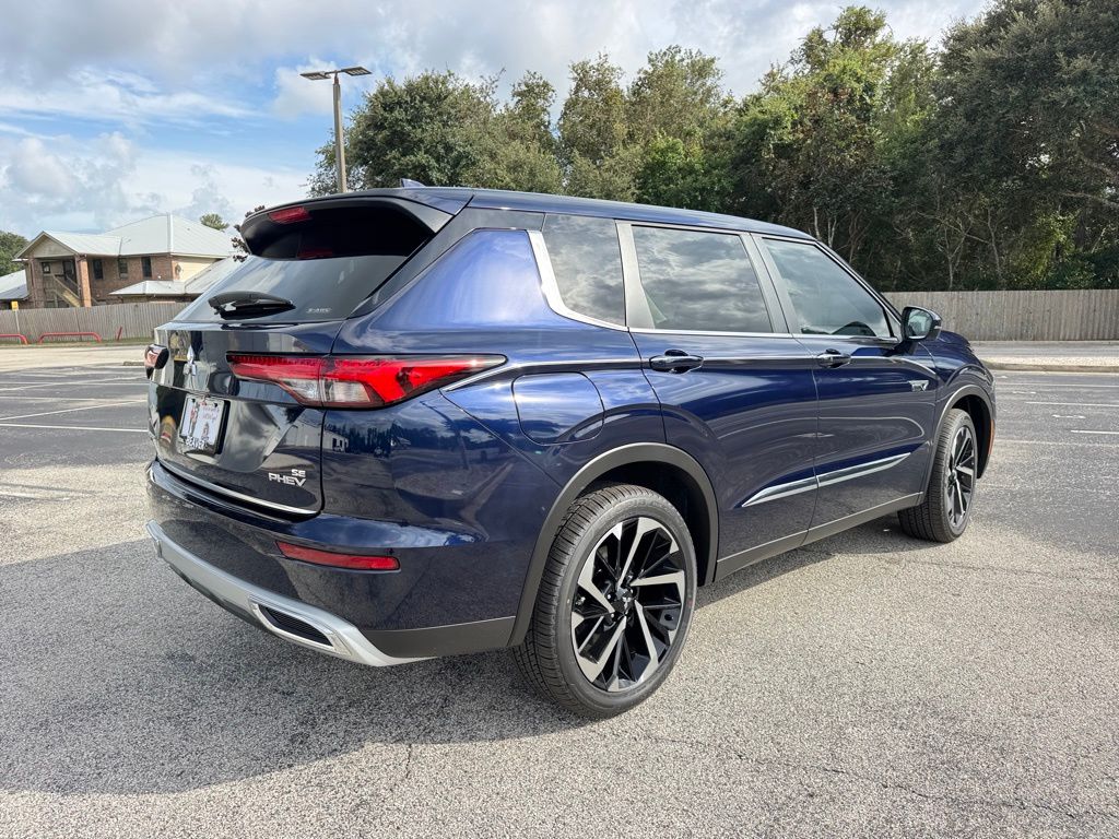 2025 Mitsubishi Outlander PHEV SE photo 4