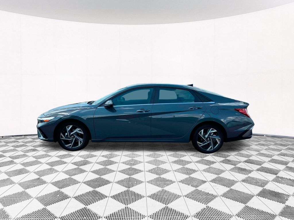 2025 Hyundai Elantra Limited 3