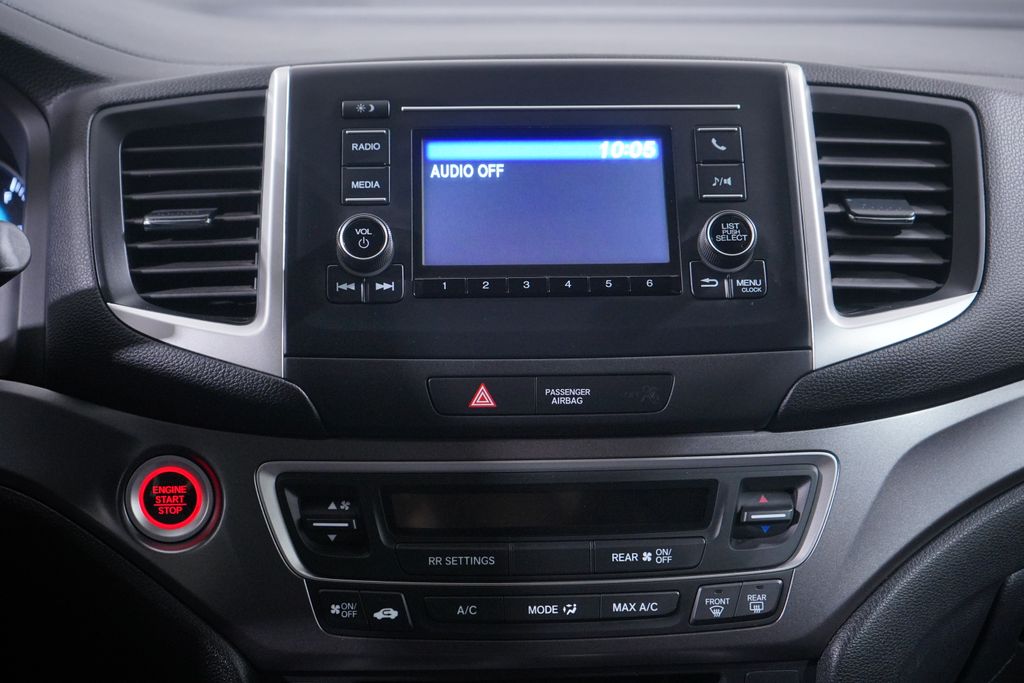 Thumbnail: 2020 Honda Pilot - 11