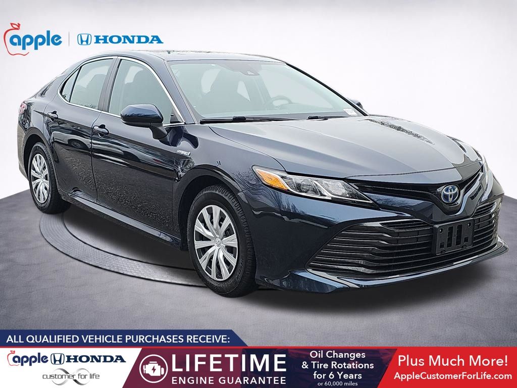 2019 Toyota Camry Hybrid LE