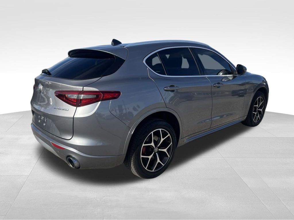 2021 Alfa Romeo Stelvio Ti 4