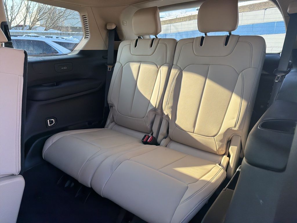 Thumbnail: 2021 Jeep Grand Cherokee L - 21