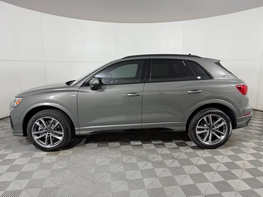 Thumbnail: 2025 Audi Q3 - 7