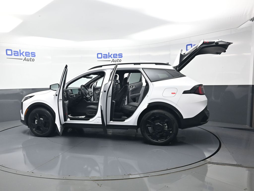 2026 Glacial White Pearl Kia Sportage X-Line AWD SUV