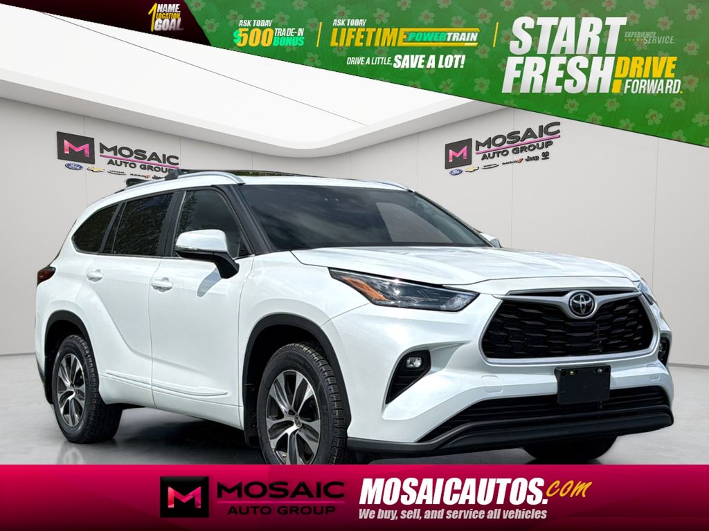 Used 2023 Toyota Highlander XLE SUVs