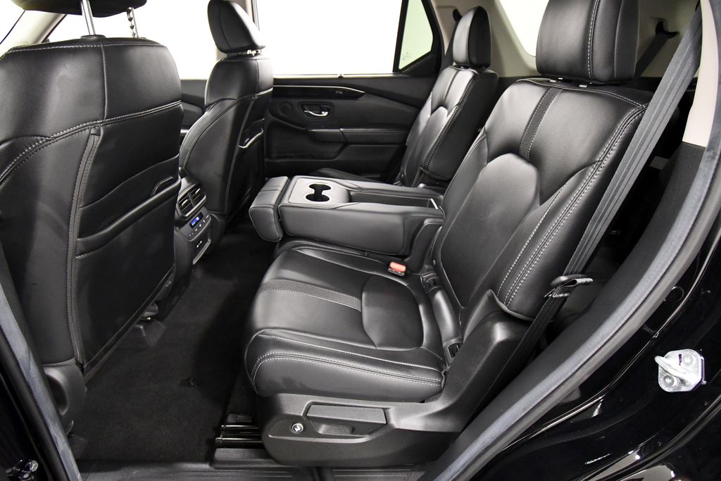 Used 2025 Honda Pilot SUV