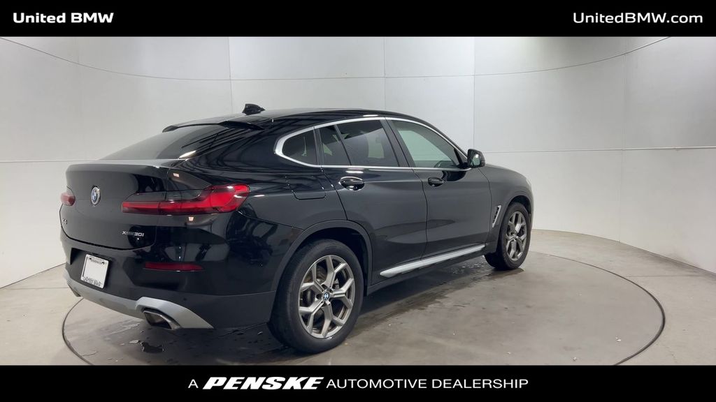 Thumbnail: 2024 BMW X4 - 8