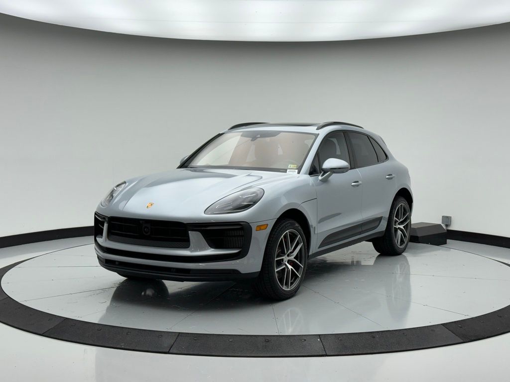 2024 Porsche Macan S -
                Chantilly, VA