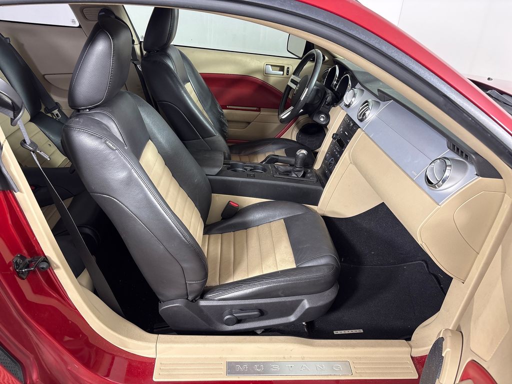 Used 2008  Ford  image 6