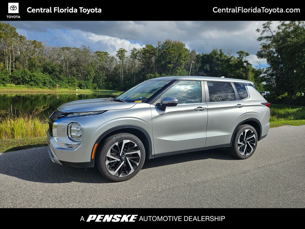 Thumbnail: 2024 Mitsubishi Outlander - 1