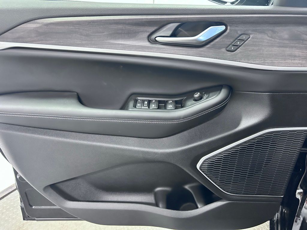 new 2026 Jeep Grand Cherokee L car, priced at $51,730