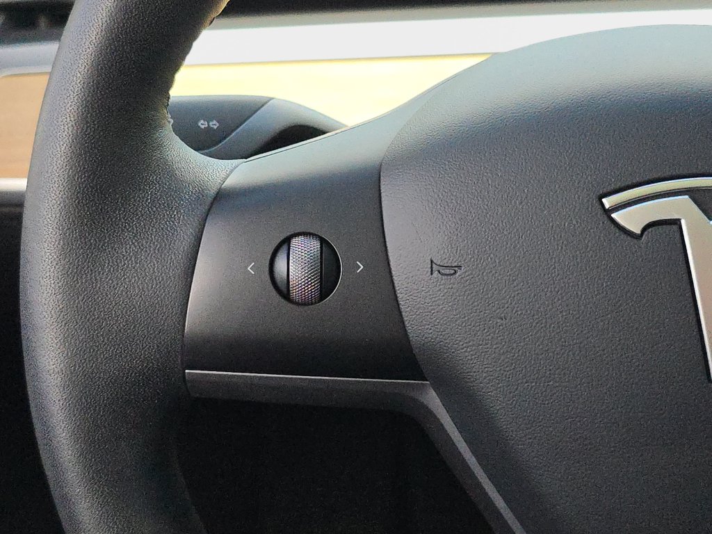 Used 2021 White Tesla Long Range image 23