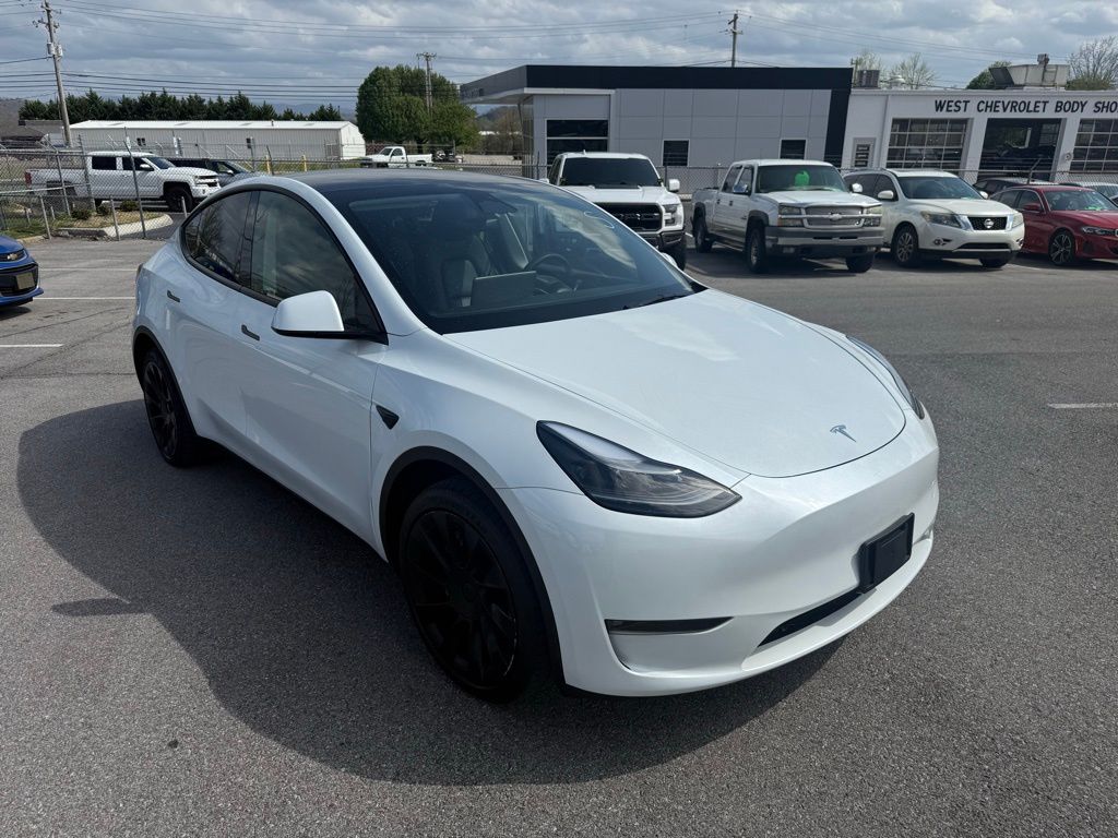 White 2023 Tesla Model Y Long Range AWD SUV / Crossover All-Wheel Drive 1-Speed Automatic