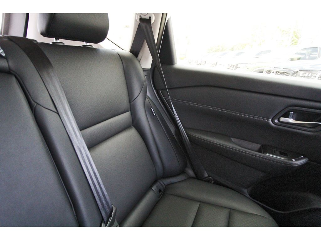 2026 Nissan Rogue Dark Armor - 11