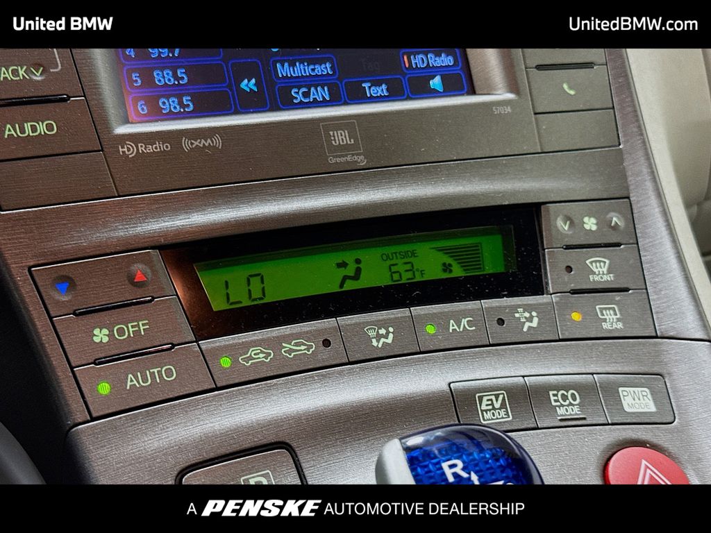 Thumbnail: 2013 Toyota Prius - 10