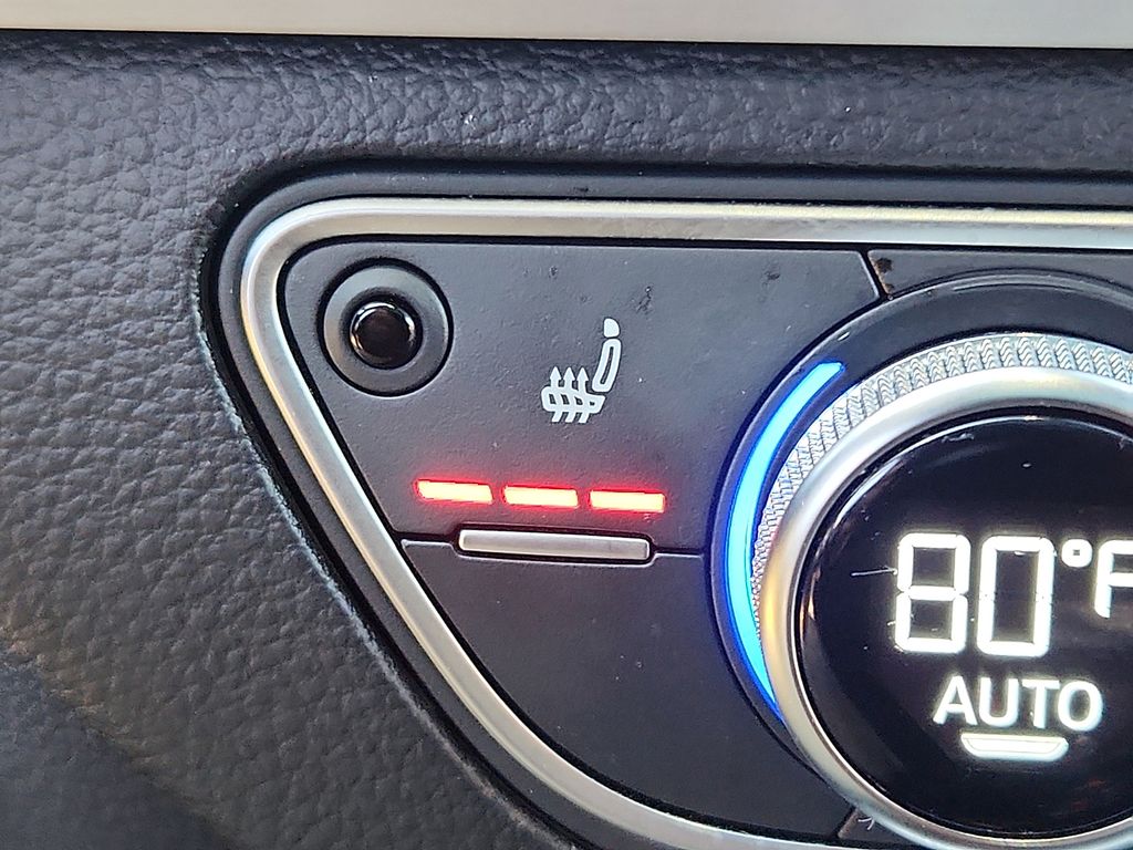 Thumbnail: 2021 Audi SQ5 - 23